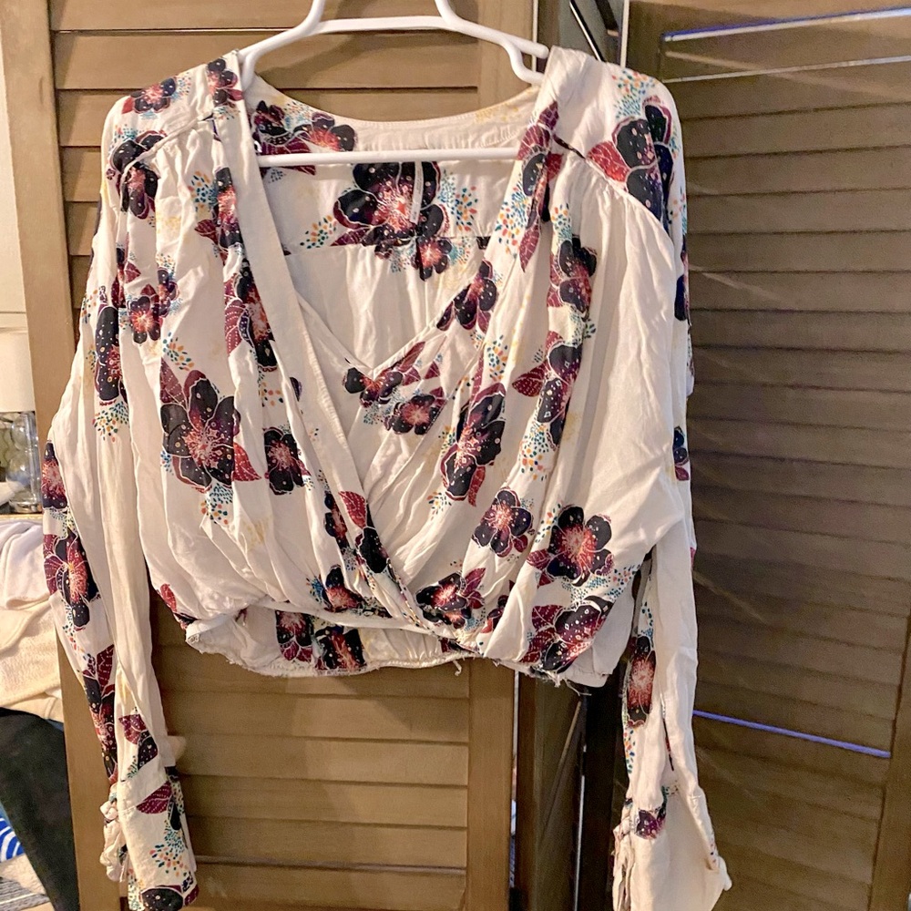 Free People Cropped top. Size medium